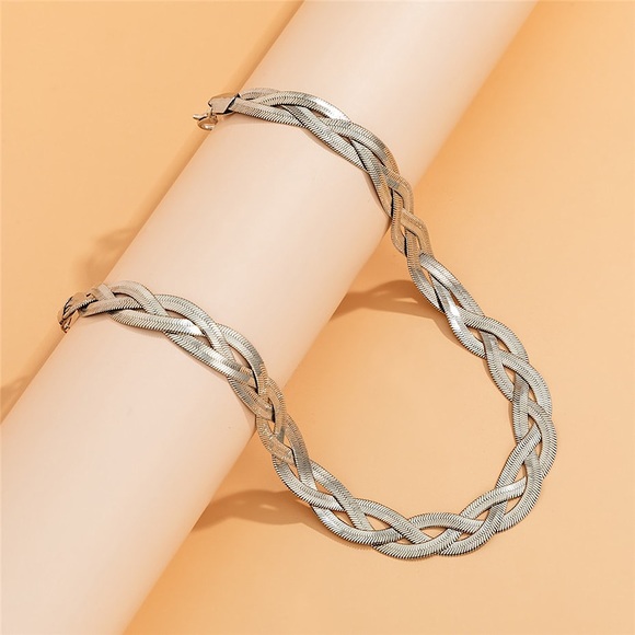 ⚜️[𝟯𝟬%𝗢𝗙𝗙|𝗯𝘂𝗻𝗱𝗹𝗲𝘀 𝟯+]⚜️Silver Braid Snake Chain Flat Choker NEW - Picture 3 of 9